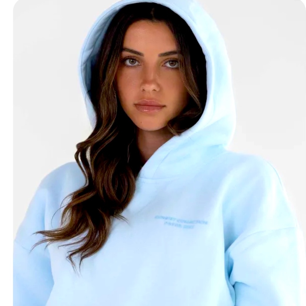 Comfrt baby blue hoodie and sweatpants set